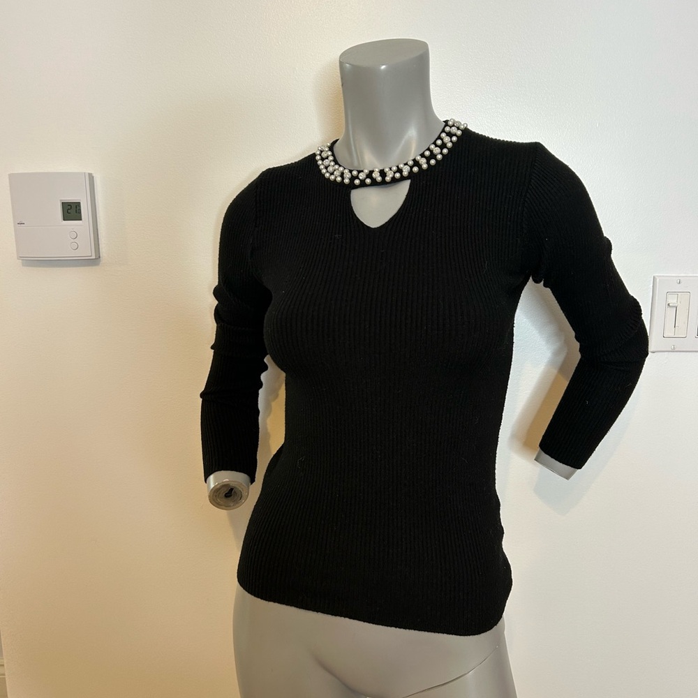 Beautiful and feminine Black Sweater with Beaded Neckline❤️S